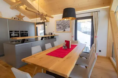 Image de Premium mit Sauna & Außenbadewanne by Interhome