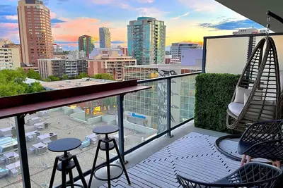Image de Luxury 2 Bed, Private Xl Balcony Downtown, Free Parking