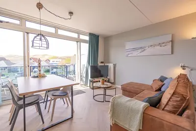 Spacious 5-person apartment within walking distance of the beach and center