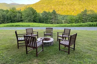 Image de Cozy 3 bedroom house on 16 quiet acres, Mtn views, Close to Manchester