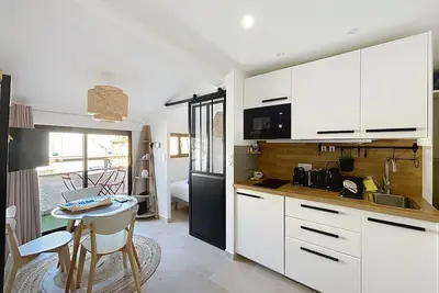 Image de Cannes : secteur majestic, 2 pièces au calme, balcon à 2 mn des plages