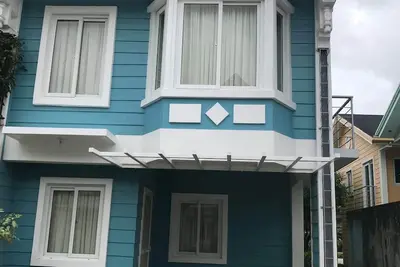 Image de Victorian style 3 bedrooms 3 baths fully furnished
