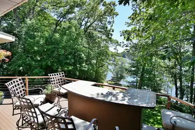 Image de Executive Home With Golf Course Out Front and Lake In The Back- Amazing doesn't describe it