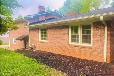 Image de Modern Brick Home 10 Min from Downtown Greenville