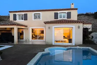 Image de Villa piscine privée superbe vue etang leucate 8jbart580