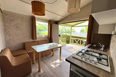 Image de Chalet Confort 25m² (2 chambres) + terrasse couverte 5 personnes