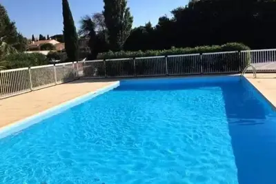 Image de Ruhige Wohnwohnung mit Pool und Privatparkplatz 4hamcl2a