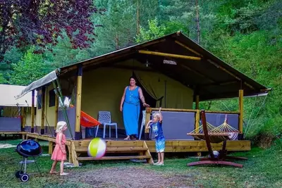 Image de Lodge Confort 35m² -2 chambres - avec salle de bains et Wc + terrasse intégrée 5 personnes