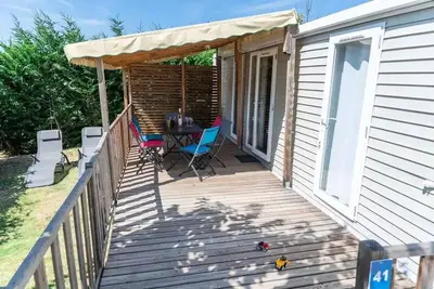 Image de Mobil-home Premium 34m² 2 chambres + terrasse couverte + climatisation + Tv + Lv + 2 salles de bain 4 personnes