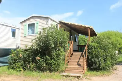 Image de Mobil-home Confort 23m² 2 chambres + terrasse sur pilotis 4 personnes