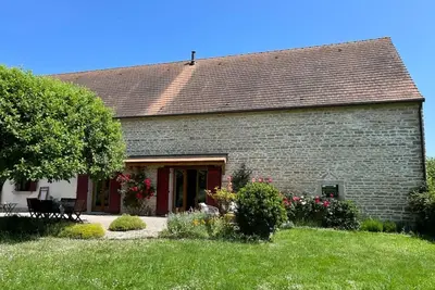Image de Ecrin de verdure, maison restaurée proche des vignobles et sites touristiques!