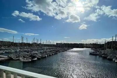 Image de Studio Climatisé avec Vue Port – Le Cœur de Gruissan à vos pieds