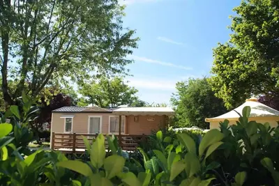Image de Mobil-home Confort 27m² 2 chambres + terrasse couverte + climatisation + Tv 4 personnes