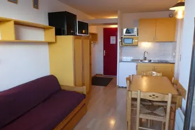Image de 50m des commerces, 3ème étage, balcon, télévision, casier à ski, 26m², Réallon