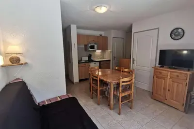 Image de 100m du centre station, 2ème étage, balcon, casier à ski, 25m², Réallon