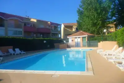 Image de Résidence avec piscine et terrain de pétanque