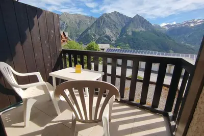 Image de 2ème étage, vue montagne, balcon, télévision, casier à ski, 26m², Réallon