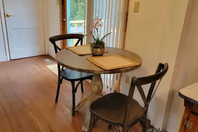 Image de Quaint farm cottage minutes from Downtown Asheville and Black Mountain.