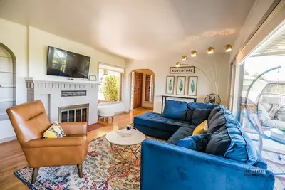 Image de Chestnut Hill - a Downtown Charmer