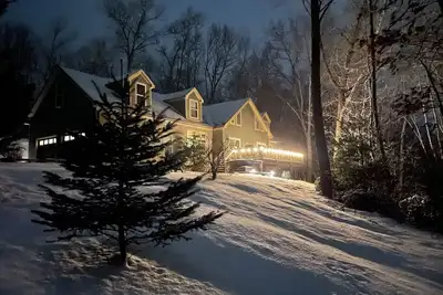 Image de BearHaven Lodge-Location, Hot Tub, Amazing Views!