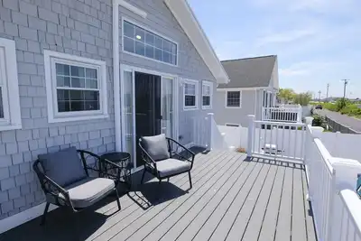 Image de Enjoy the beach during the day and sunsets at night