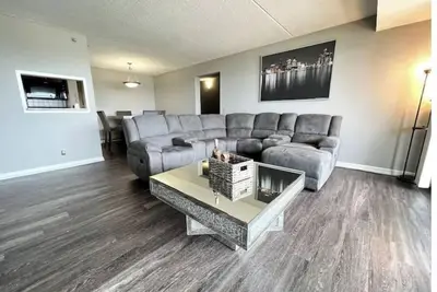 Image de High Rise Luxury Apartment Downtown Detroit