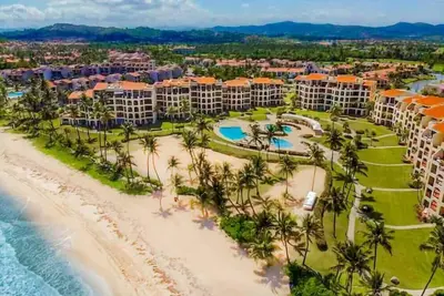 Image de 3 bedroom for 7 beachfront penthouse villa!