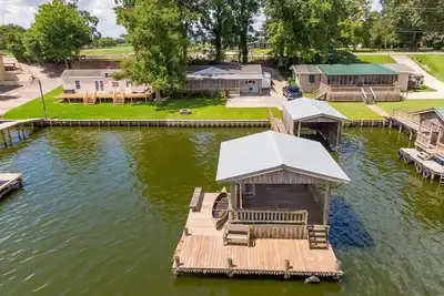 Image de Cheap Waterfront on False River