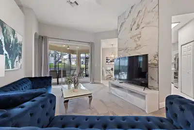 Image de Private Pool Peace in this Gated Community.