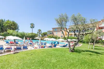 Image de Confortable appartement pour 4 personnes avec piscine, climatisation, Wifi, Tv et terrasse