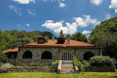 Image de Secluded traditional Argentine Chateau - Near airport/center of town