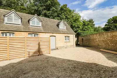 Image de The Coach House, pet friendly, with hot tub in Sherston