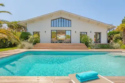 Image de Grande villa somptueuse avec piscine dans le centre du Cap Ferret
