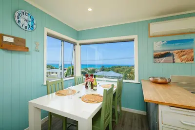 Image de Five Palms - Lovely charming kiwiana Home