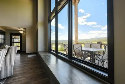 Image de New 3300+ Sq. Ft. Lodge Near Golf Course and Deadwood, Hot Tub and Great View