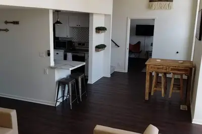 Image de 302/303- 2 condos joined for up to 12 people by Fiserv/3rd