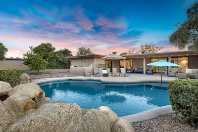 Stunning Vacation Dream Home w/Backyard Paradise!