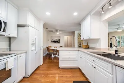 Image de Amazing 3b 2ba home with pool! 3 miles from popular Beach!