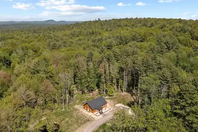 Image de Brand New Single Family Home with Rustic Charm