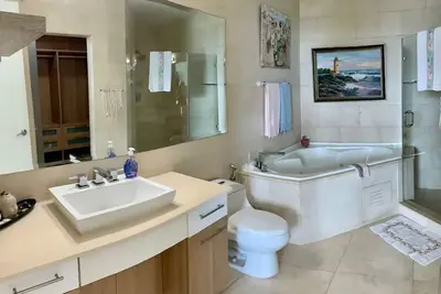 Image de Luxury apartment with private beach and sea view