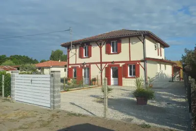 Image de Maison landaise rénovée au coeur du village