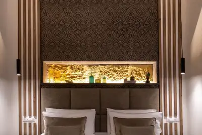 Image de Zisa Suite renovated apartment within walking distance of downtown!