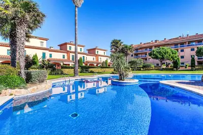 Image de Bel appartement pour 4 personnes avec Wifi, piscine, climatisation, Tv et terrasse