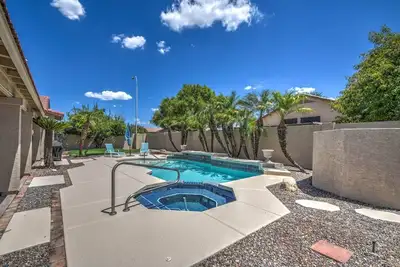 Image de Relaxing Chandler Retreat Near Downtown | Private Pool, Hot Tub & Yard | Dog Friendly
