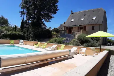 Image de A 2 pas du centre historique, agréable gite au calme avec belle piscine au sel