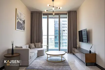 Image de Spacious 2 Master ⭐️ 5 Min to City Center ⭐️ High Floor with Stunning View.