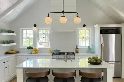 Image de Upscale Home in Seaside Neighborhood with Private Way to Water