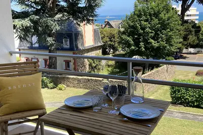 Bel appartement vue mer  à 300 m de la plage
