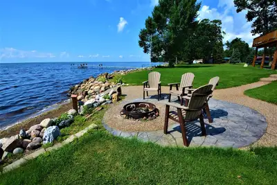 Image de Amazing Home With Beach, Dock, Water \nToys, Firepit, Close to Aiktin & Cuyuna