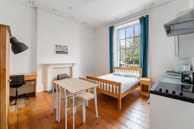 Image de Budget-Studio-Salle de bain partagée